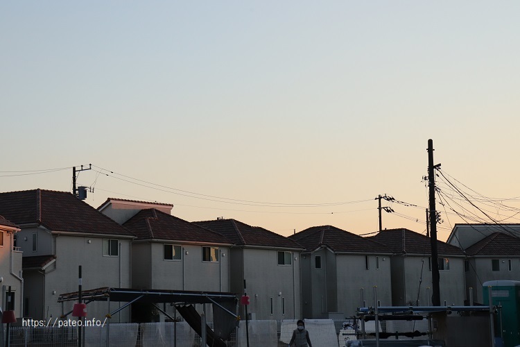 足立区の振興住宅地に並ぶ3階建専用住宅_a0214329_18515591.jpg