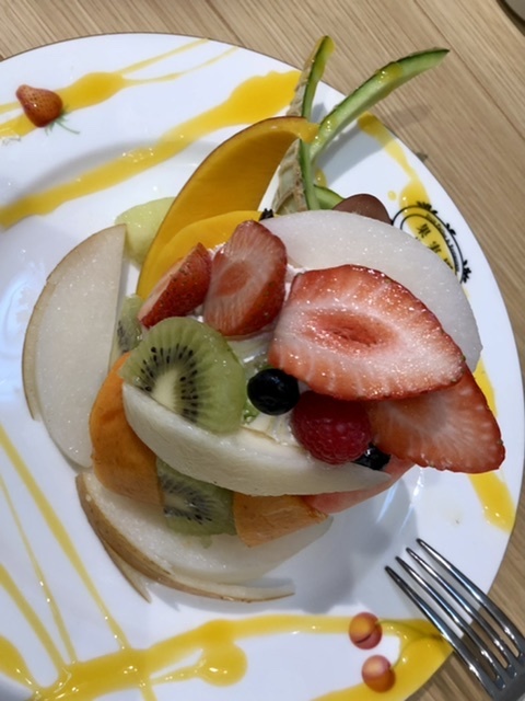 【果実園名物「皿パフェ」】_b0009849_14045910.jpeg