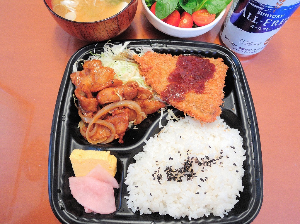 オーケーストアのお弁当(あじフライ&生姜焼き)@自宅_d0402143_17084770.jpg