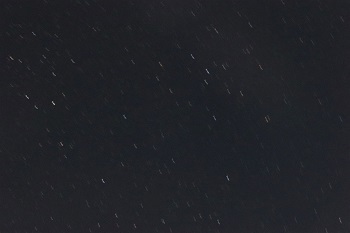 流星を探し、夜空を見つめた_e0175370_09475983.jpg