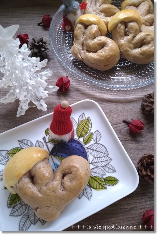 【クリスマスパン】サンタブーツパンはハート成形から変形…と王子久々のギャン泣き_a0348473_06443829.jpg