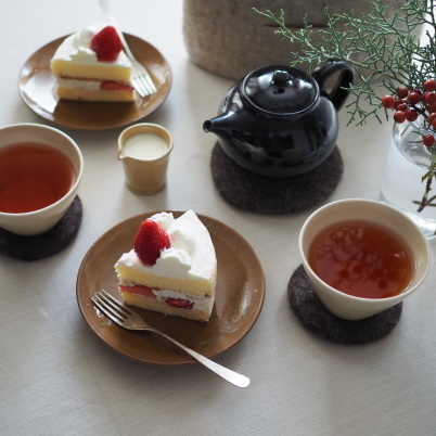 苺の香・お茶とケーキ_b0206421_16383765.jpg
