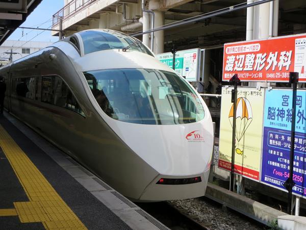 【白いロマンスカーVSEの定期運転終了】藤沢ー江ノ島間は折り返しに_b0009849_17341183.jpeg