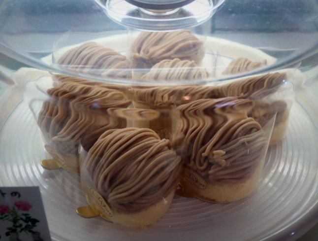 ラ・テイエ * めっちゃ可愛い「ツリーのケーキ」♪_f0236260_23591393.jpg