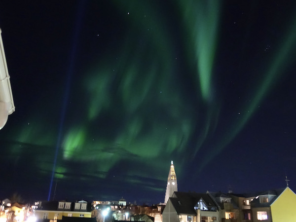 アイスランドのオーロラと出会いたい！_c0003620_20203040.jpg
