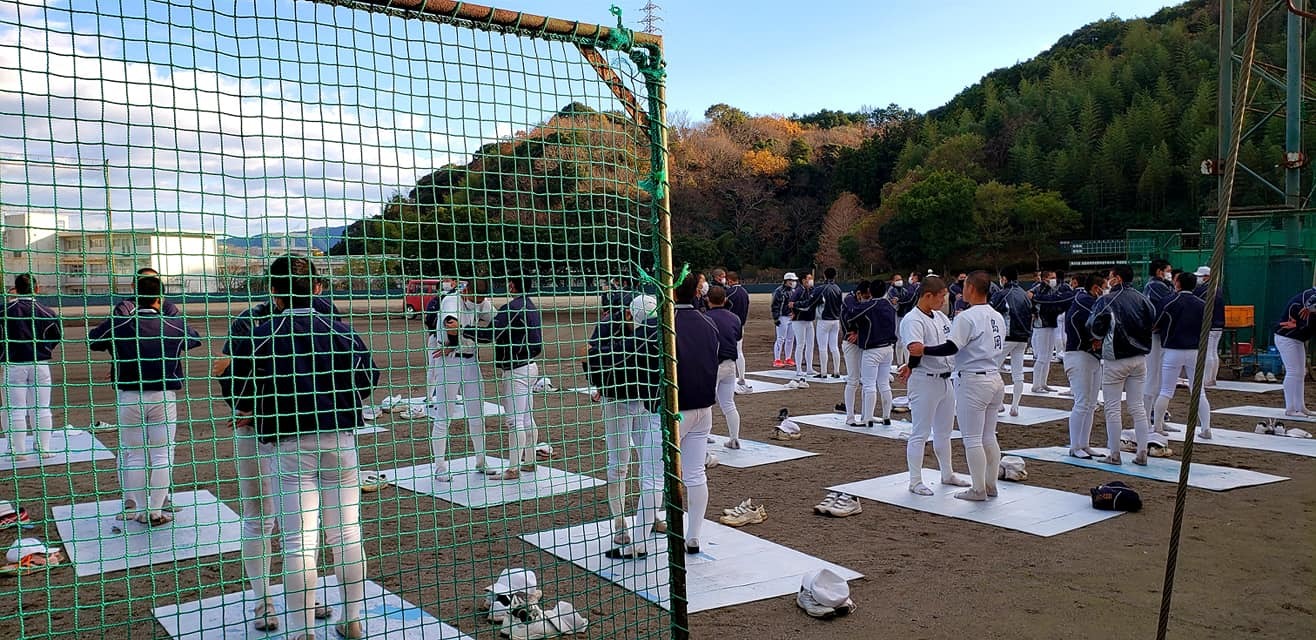作家門田隆将さんと。高校野球の取材がてら練習を見学。_c0186691_10374800.jpg