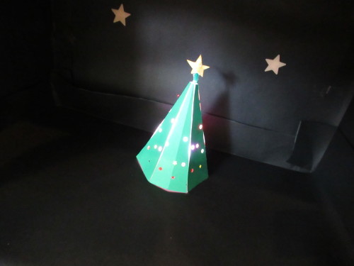 12月わんぱく教室『光る！クリスマスツリーを作ろう！』_b0186230_12150678.jpg