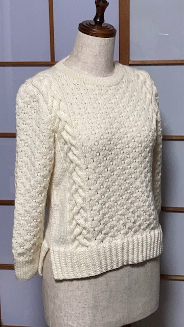 白いセーターを編みました_d0117481_20142956.jpg