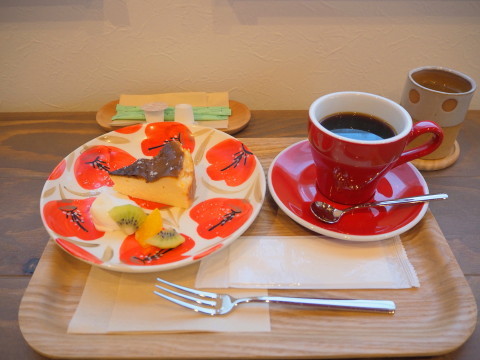 ふり塩バスク風チーズケーキ：cafe Demi Demi（弘前市）_b0147224_23412573.jpg