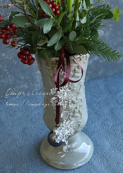 定期装花から　クリスマスのアレンジ_a0085317_20363144.jpg