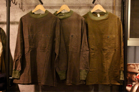 「1980s Hungarian Army Mock Neck Pullover Shirts」  (DEAD STOCK) ご紹介_f0191324_08141736.jpg