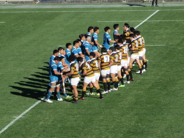 まるで「冷蔵庫の中」での観戦 ラグビー大学選手権「慶応大学×近畿大学」_f0141310_08121119.jpg