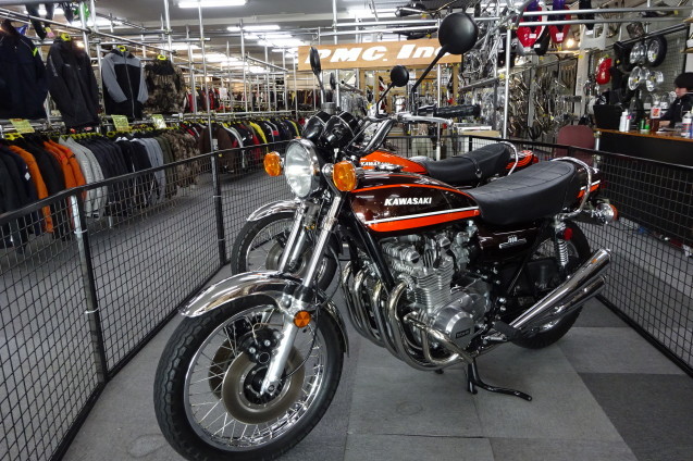 PMC様より、お借りできた、展示車両74' Z1 赤タイガーカラーが