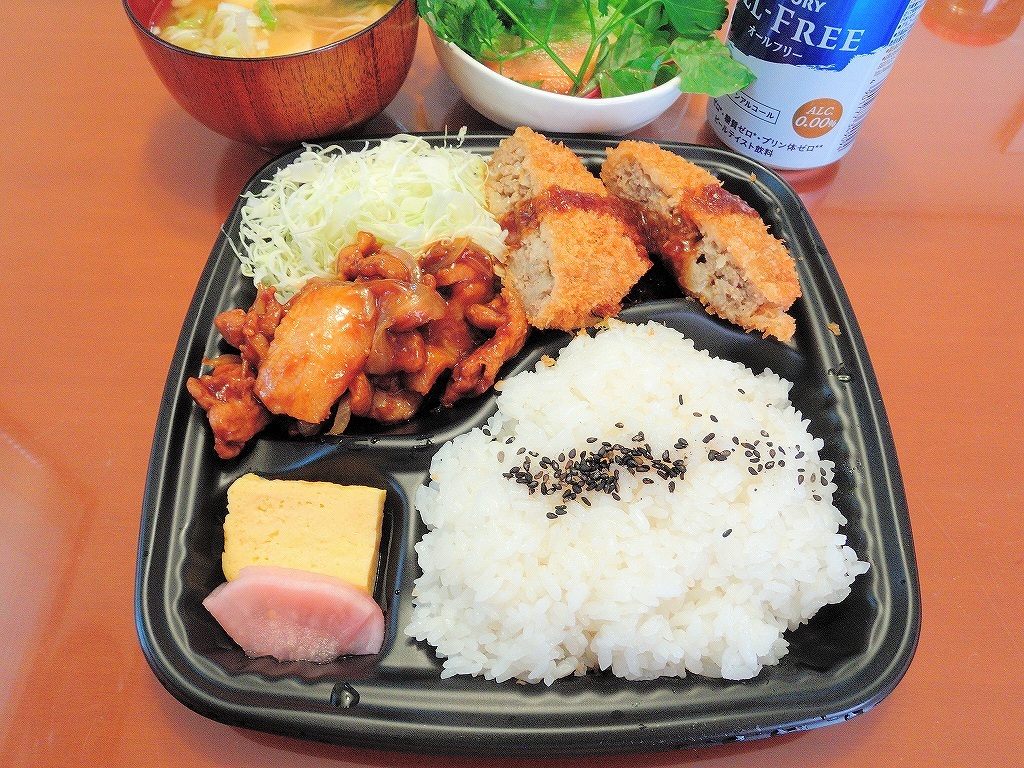 オーケーストアのお弁当(メンチカツ&生姜焼き)@自宅_d0402143_17463324.jpg