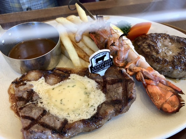 【ロイヤルホストでクリスマスランチ🎄】_b0009849_13572512.jpeg