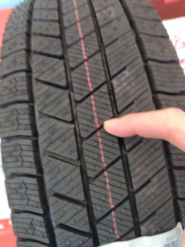 ポイントキャンペーン中 GL230530-5 BRIDGESTONE BLIZZAK VRX3、21年