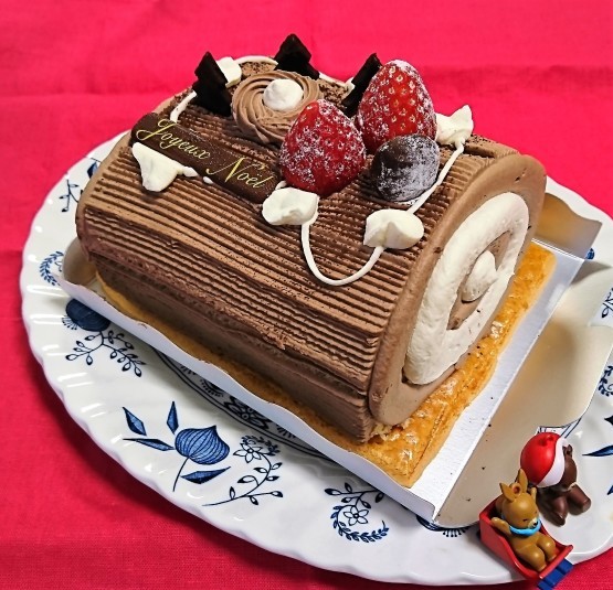 今年のクリスマスケーキは小川軒のブッシュドノエル＠新橋_f0337357_07533575.jpg