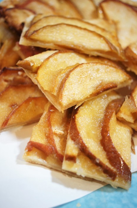 ■スイーツ『りんごの薄焼きタルト』りんごを存分に味わう!シェフ三國の簡単レシピで♪_b0033423_21560723.jpg