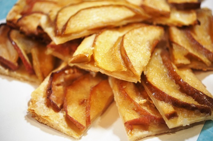 ■スイーツ『りんごの薄焼きタルト』りんごを存分に味わう!シェフ三國の簡単レシピで♪_b0033423_21564380.jpg