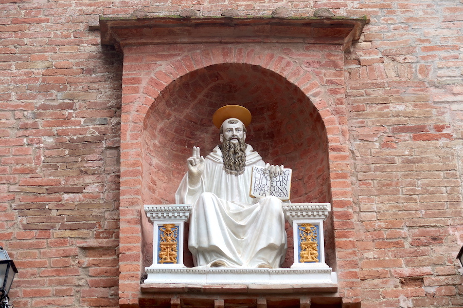 聖ステーファノの今日はシエナの修道院でミサそして昼食_f0234936_01580968.jpg