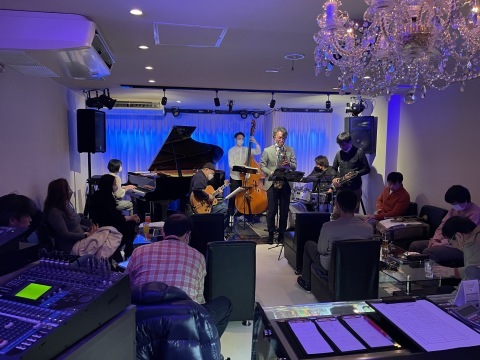 Jazzlive Comin ジャズライブ カミン 広島 年内は29日が最後の営業です。_b0115606_09540300.jpeg