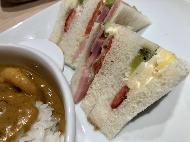 【千疋屋で選べるコンビランチ】クリームシーフードカレー_b0009849_13124480.jpeg