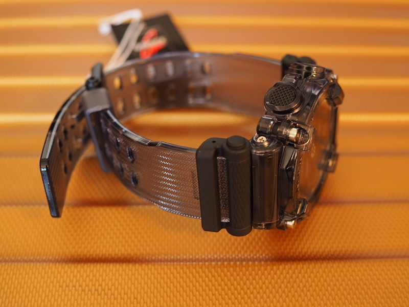 【G-SHOCKコレクション②】ブラックスケルトンの「GA-900SKE」_b0008655_15572075.jpg