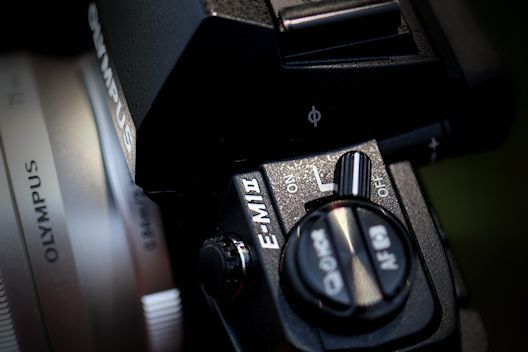 ミラーレス・クラッシックス(23)OLYMPUS OM-D E-M1 MarkⅡ : 【匠の
