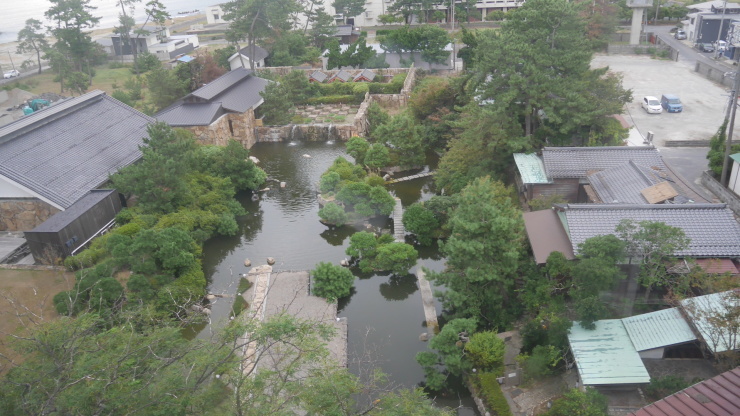 空中庭園を持つ個性的な構造－皆生温泉・東光園_a0385880_13175386.jpg