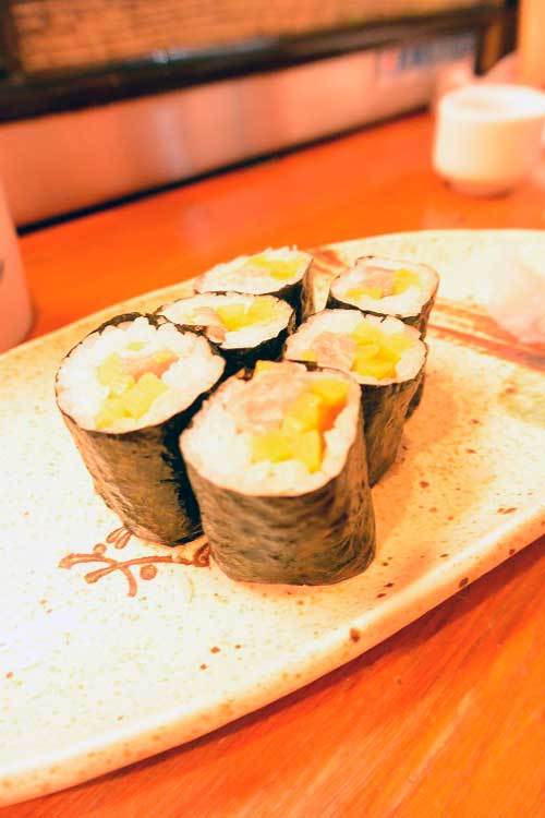 【(山梨グルメ)甲府市「栄すし」で「とろたく」!!】_a0005436_13565570.jpg