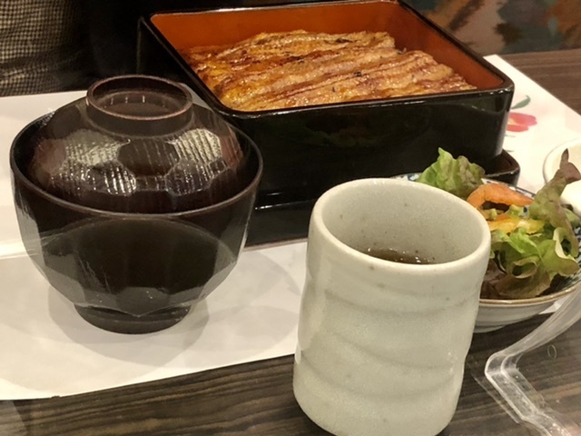 【大晦日は鰻屋さん】_b0009849_14371956.jpeg