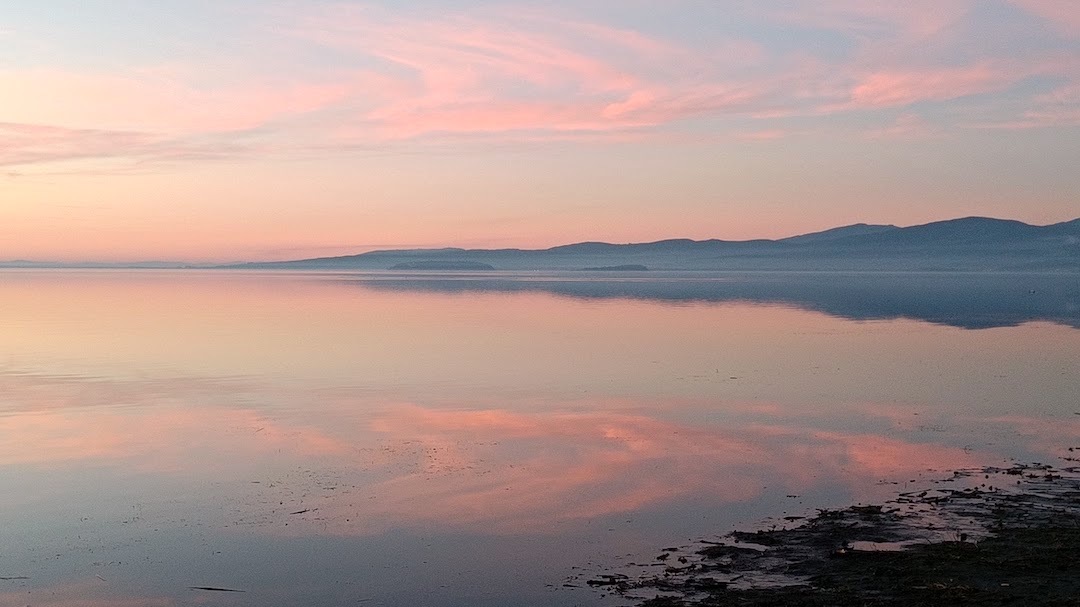 よい年を 大晦日は美しい夕景をトラジメー湖で_f0234936_06241455.jpg