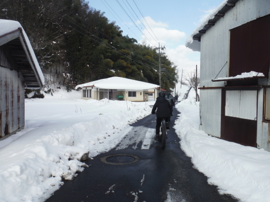 ファットバイクで雪遊び　２０２２　ファースト！_c0132901_17053537.jpg