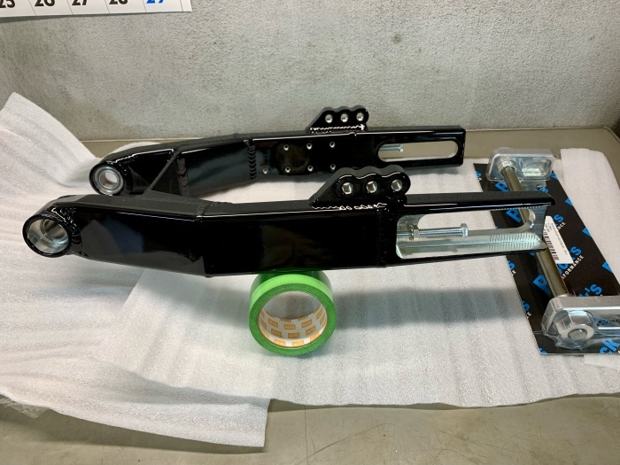 BLACK DYNA 365　Brock\'sスイングアーム取付！_c0226202_20144672.jpeg
