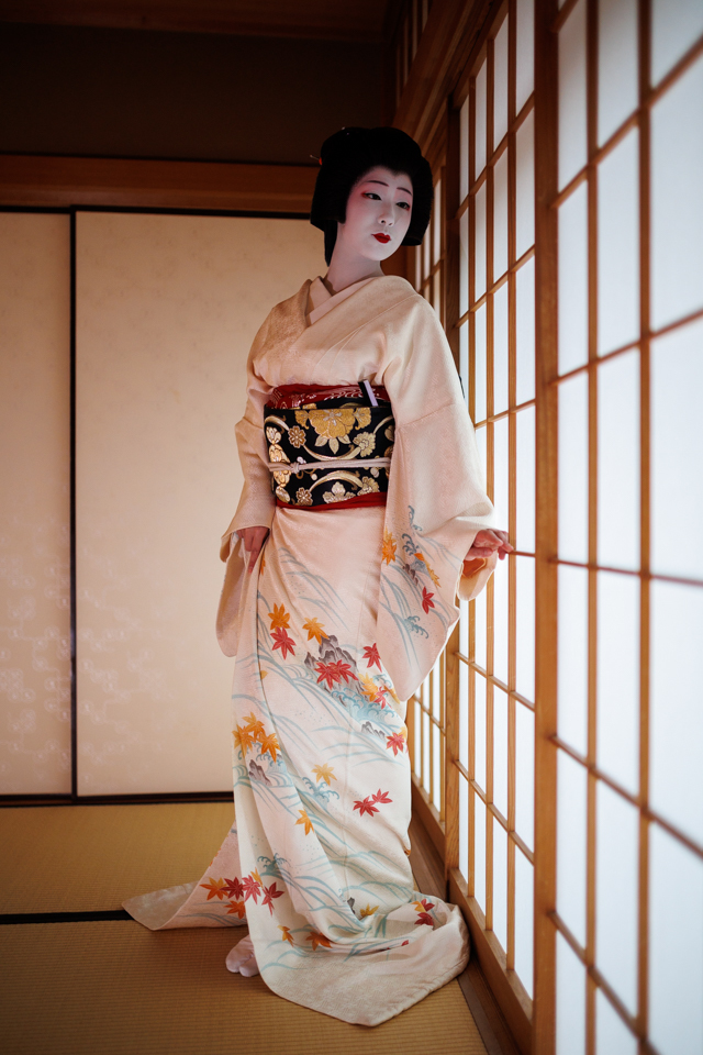 お化け　祇園甲部　紫乃さんとまめ藤さんの千社札 お化け 祇園甲部 紫乃さんとまめ藤さんの千社札 祇園甲部 芸妓