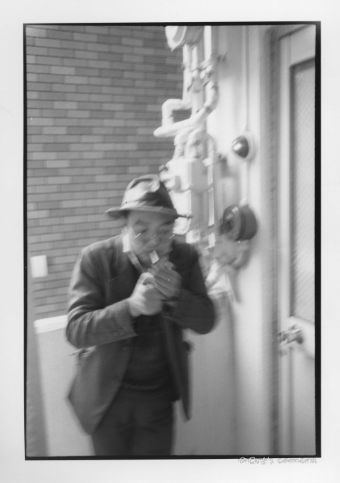 Camera Smoking 今日も元気だタバコがうまい No 9 Bobのcamera