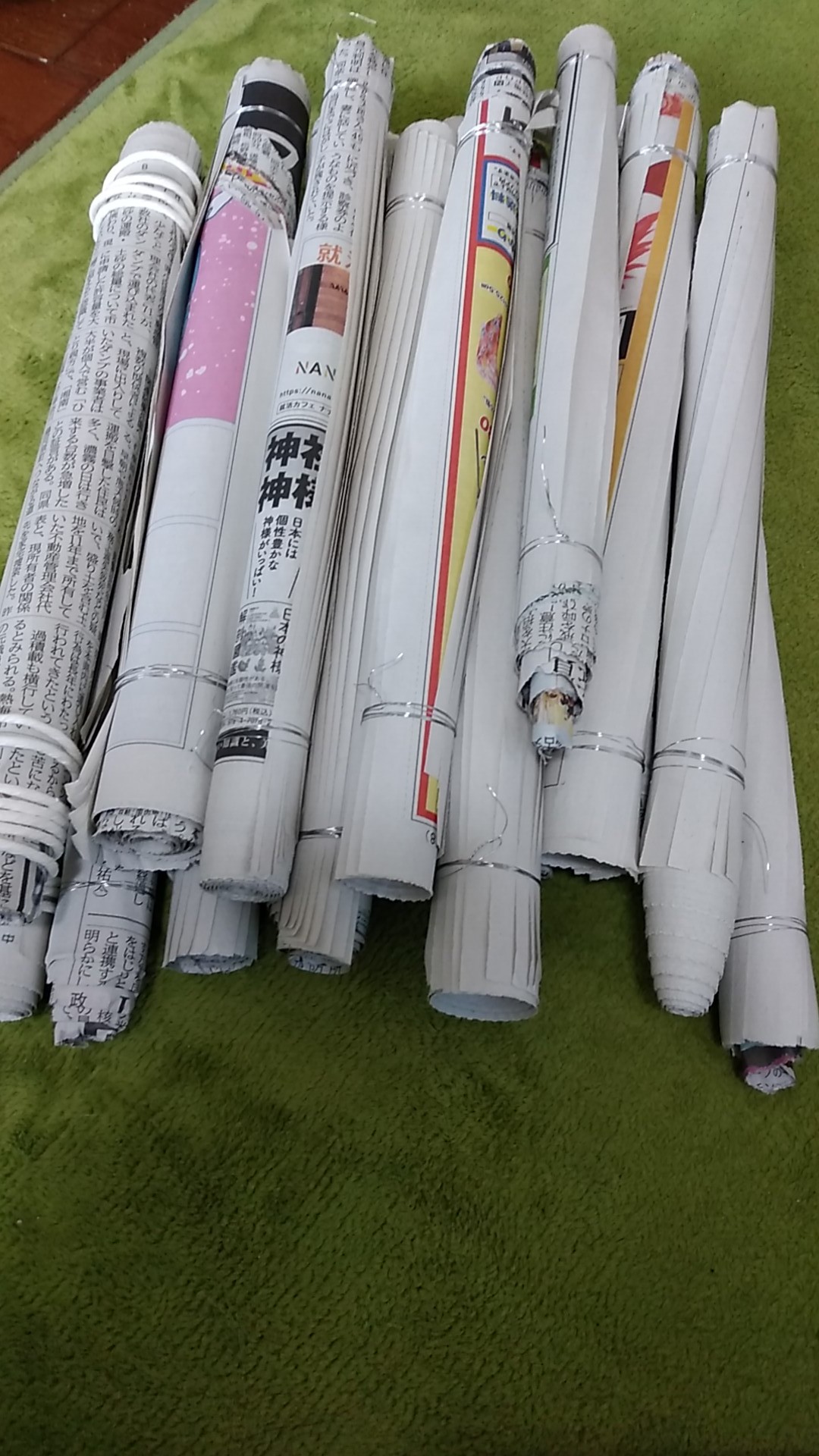 新聞紙の薪_f0228680_09573700.jpg