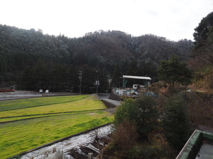 雪のち曇りのち晴れたり曇ったりのち雨_c0116915_23535925.jpg