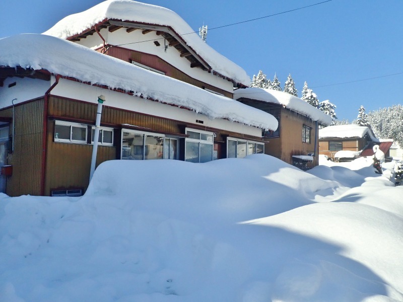 隣家の2回目の雪下ろしと排雪作業でした_c0336902_18380869.jpg