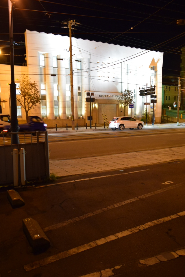 夜の函館を歩く(その1・末広町の電車通り編)_f0142606_04163214.jpg