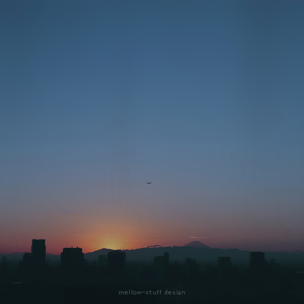 夕日と富士山と飛行機。_d0124248_18074133.jpg