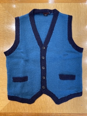 “BUTTON FRONT VEST” HAND KNITTED IN ENGLAND_d0155468_14313910.jpeg