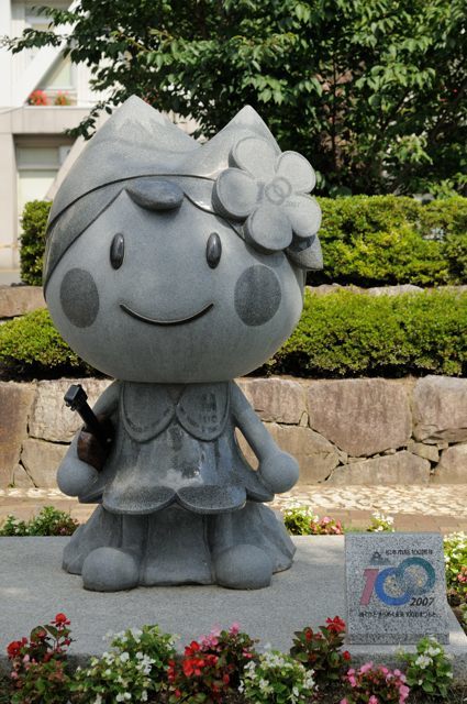 国宝・松本城を訪ねる(ただし外からだけ・・・)_c0081462_21050858.jpg