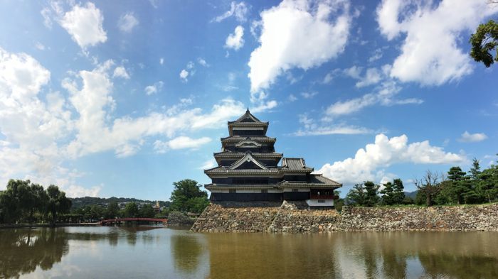国宝・松本城を訪ねる(ただし外からだけ・・・)_c0081462_21052696.jpg