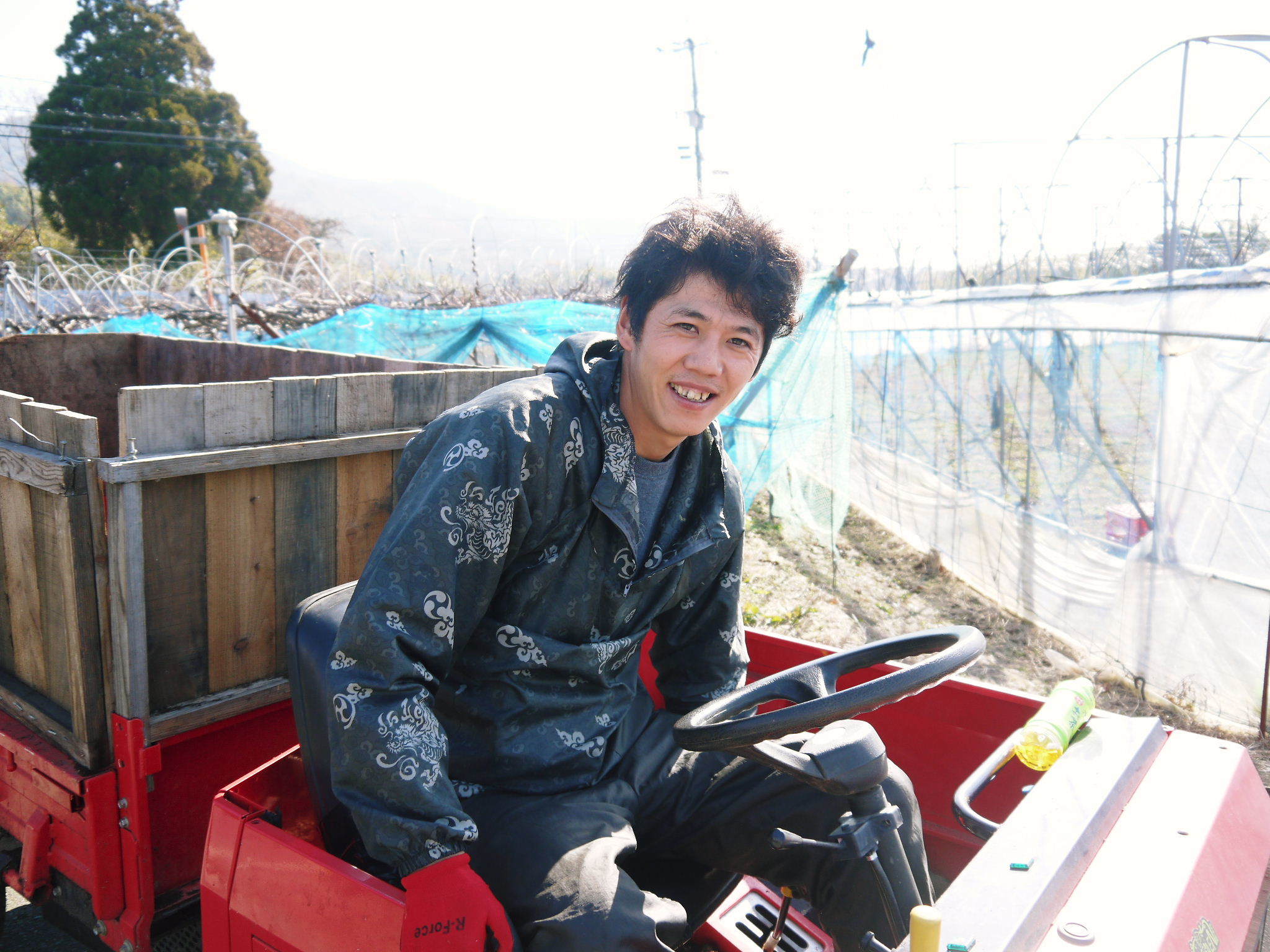 熊本ぶどう 社方園 冬の様子(2022) 前編:お礼肥えと新スタッフ_a0254656_17530730.jpg