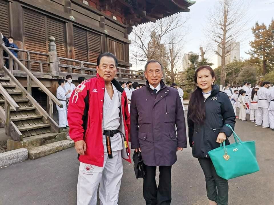 新極真会伝統の、大山倍達総裁墓前稽古(鏡開き稽古)が、文京区護国寺において無事に終了。_c0186691_20001397.jpg