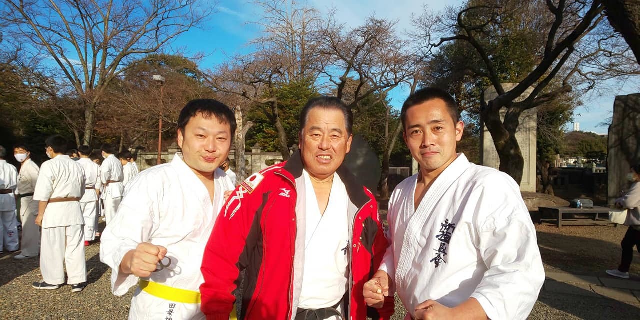 新極真会伝統の、大山倍達総裁墓前稽古(鏡開き稽古)が、文京区護国寺において無事に終了。_c0186691_20192464.jpg