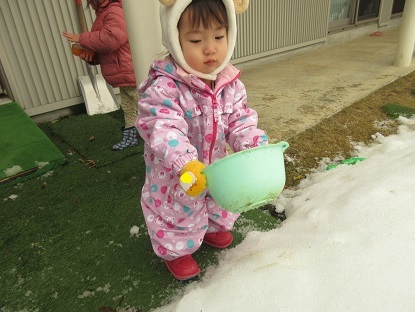 たんぽぽ組 初✨雪遊びをしました！！_c0212598_16350091.jpg