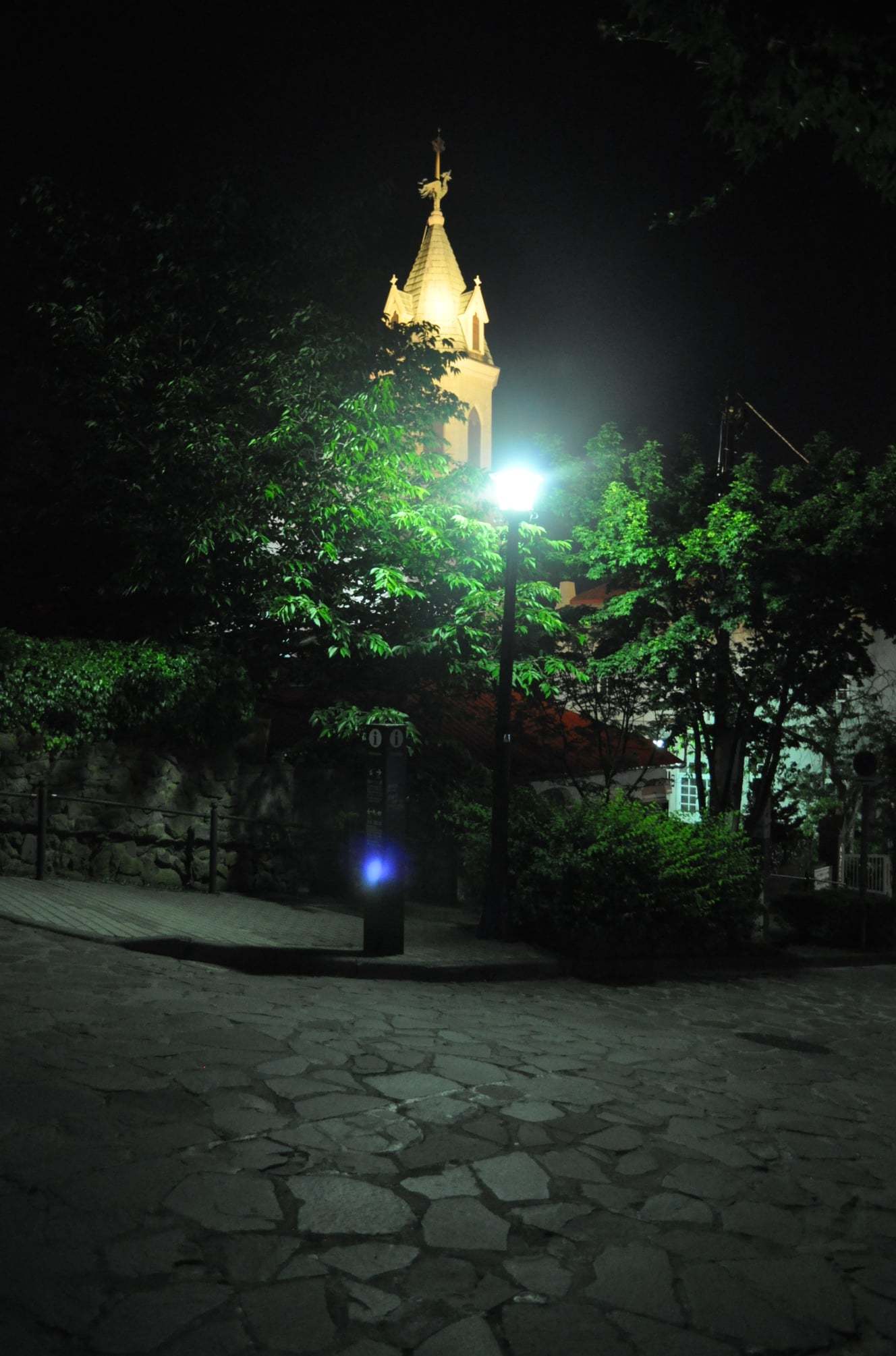 夜の函館を歩く(その2・元町と西部地区、ベイエリア編)_f0142606_11053661.jpg