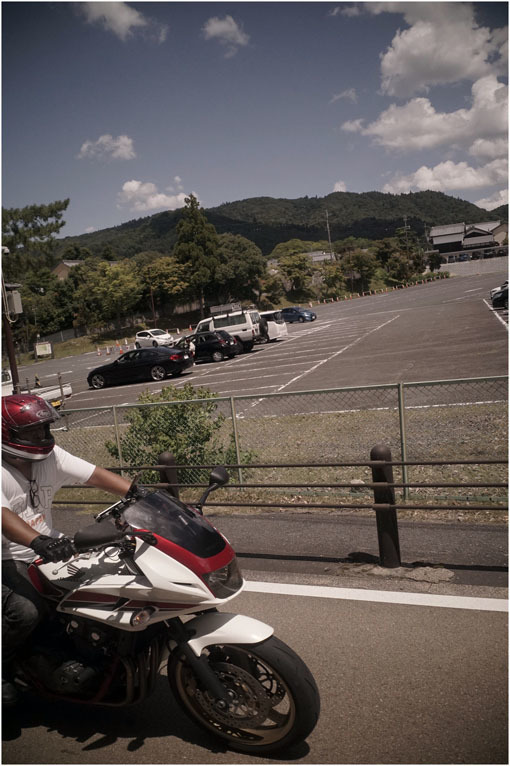 2280 書を捨てて(2021年7月24日オリオン28㎜F5.6が奈良町で実力たっぷりにカンタービレ)撮影しよう!!_b0226423_01325811.jpg